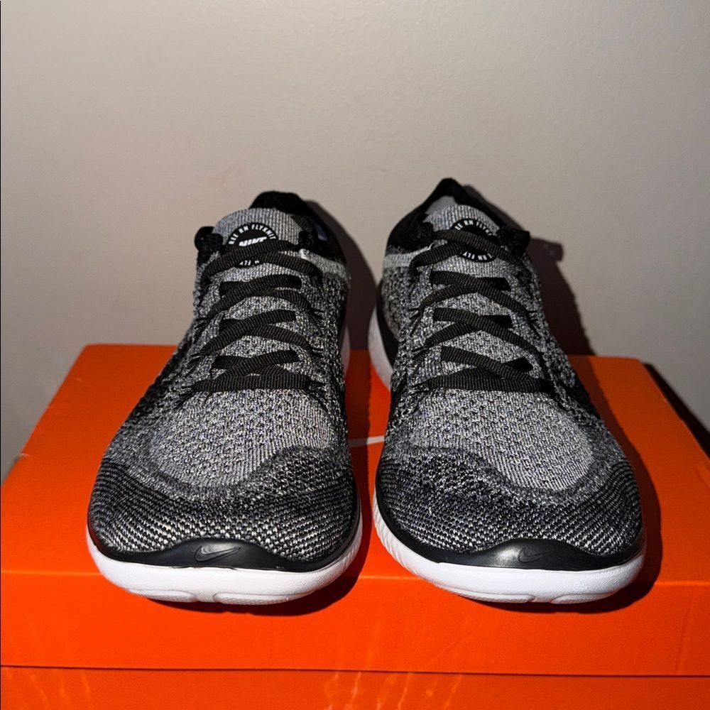 Nike Free Run Flyknit 2018 White Black 942839-101 Women’s Size 5 - Picture 3 of 5